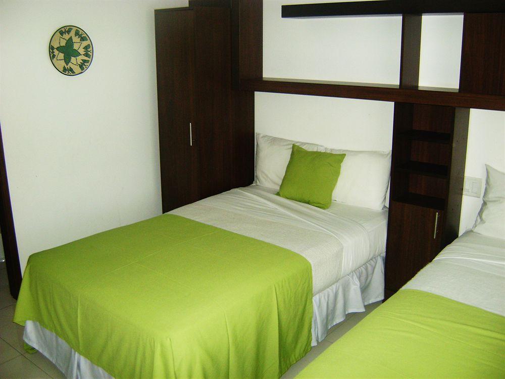 Az Hotel And Suites Panamá Esterno foto