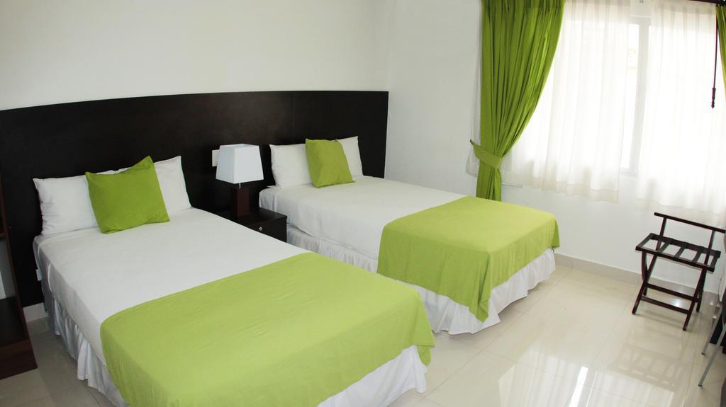 Az Hotel And Suites Panamá Esterno foto