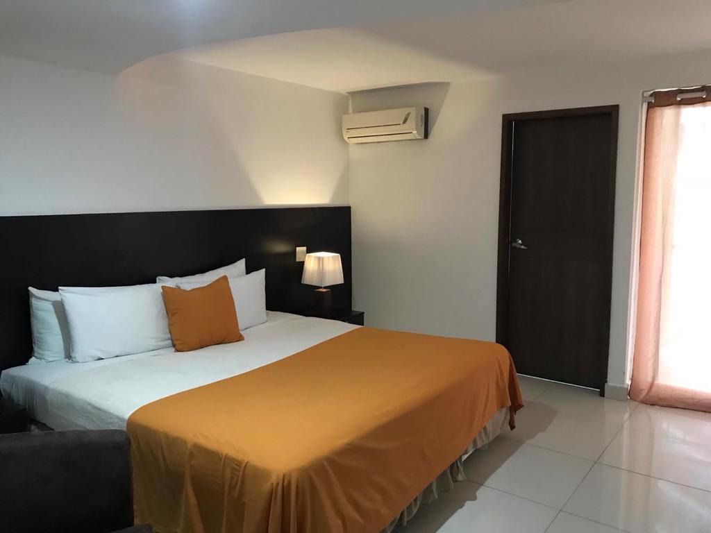 Az Hotel And Suites Panamá Esterno foto
