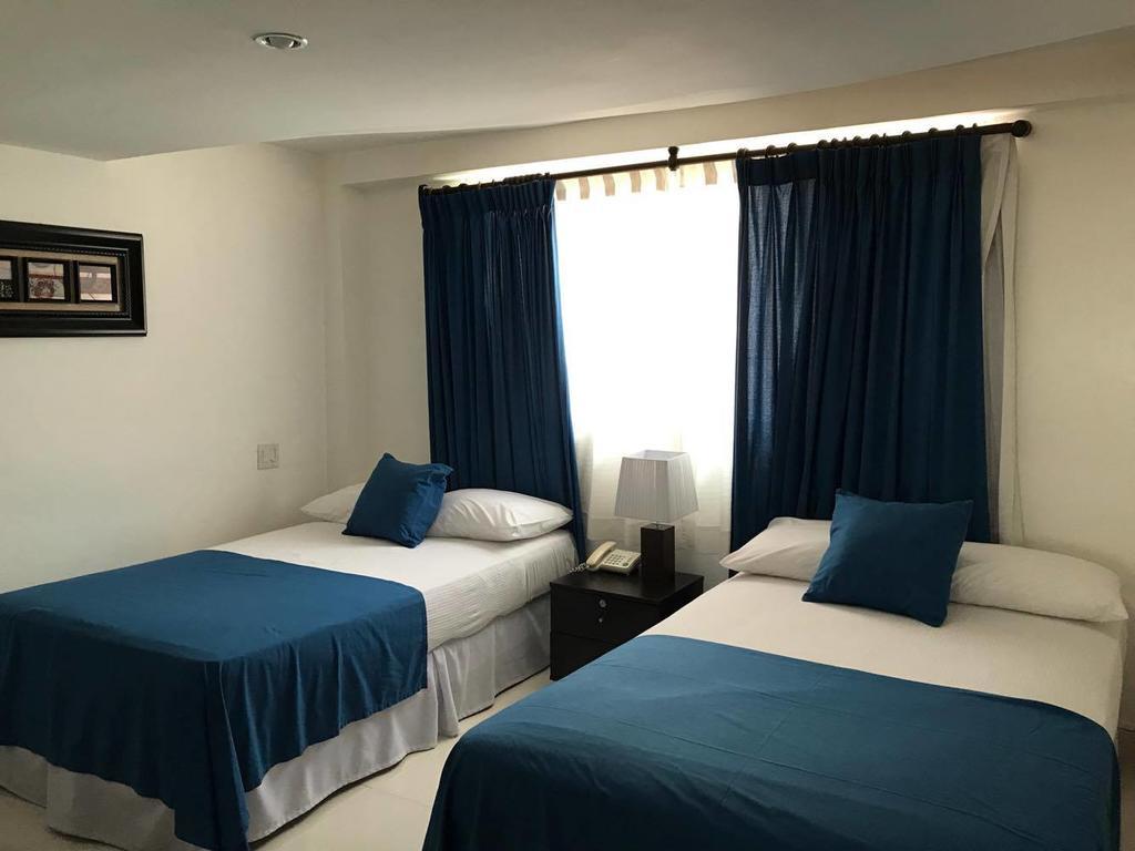 Az Hotel And Suites Panamá Esterno foto