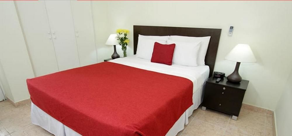 Az Hotel And Suites Panamá Esterno foto