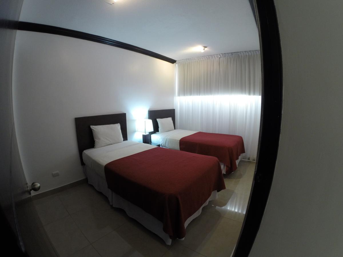 Az Hotel And Suites Panamá Esterno foto
