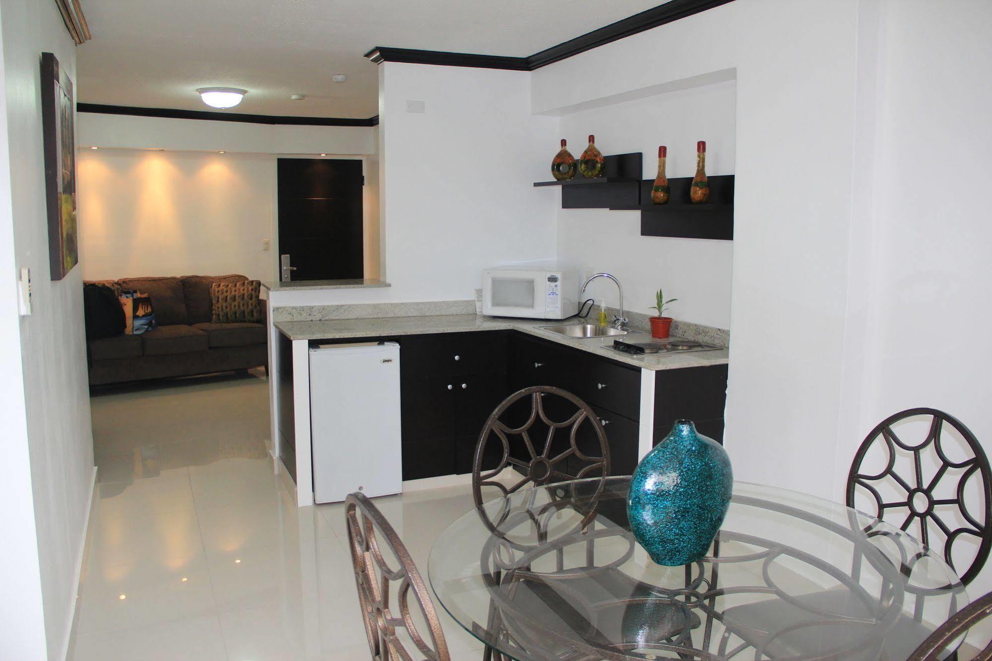 Az Hotel And Suites Panamá Esterno foto