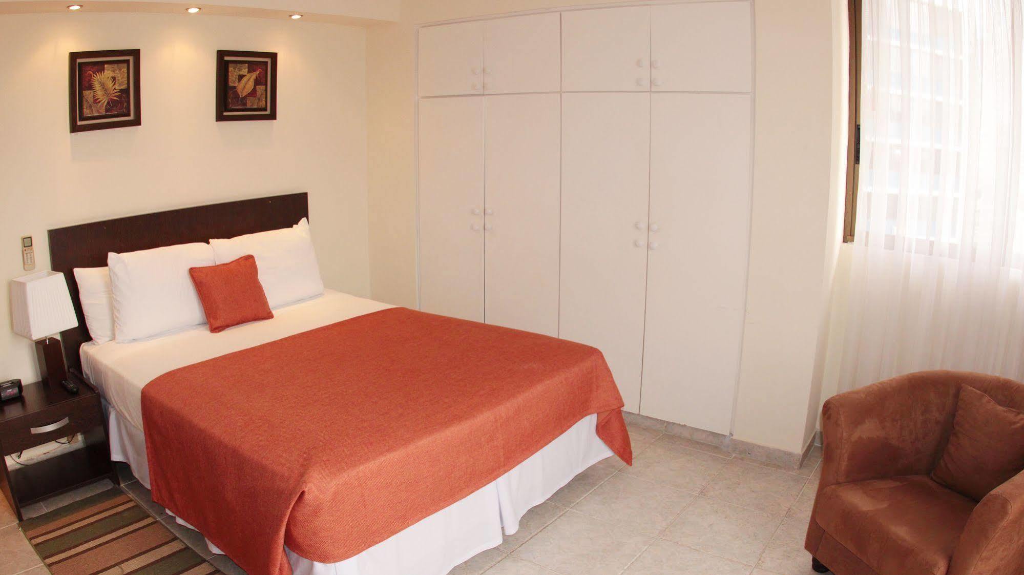 Az Hotel And Suites Panamá Esterno foto