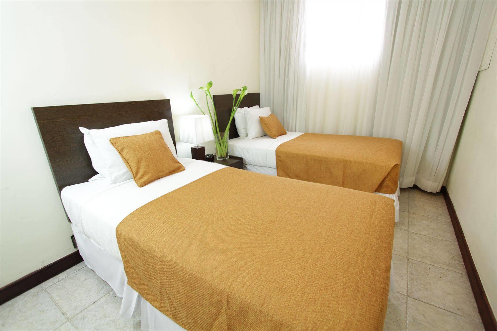 Az Hotel And Suites Panamá Esterno foto