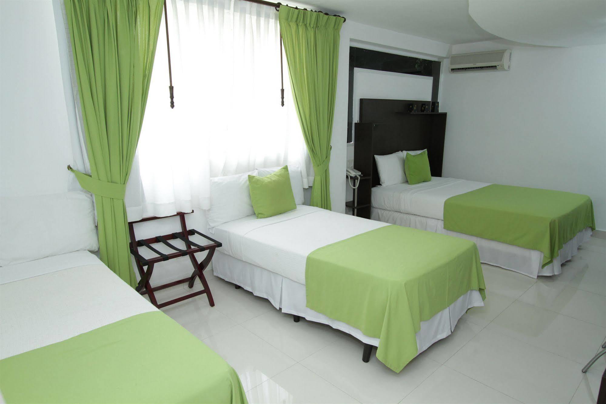 Az Hotel And Suites Panamá Esterno foto