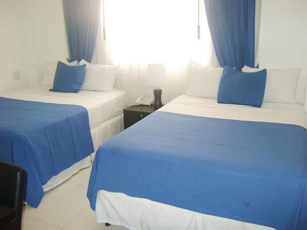 Az Hotel And Suites Panamá Esterno foto